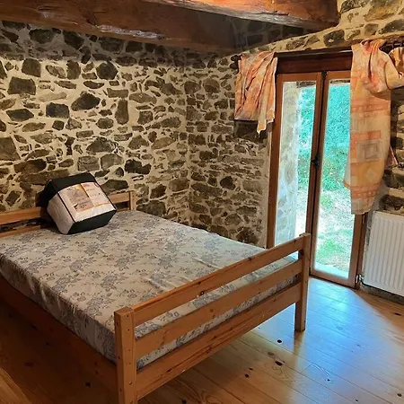 Beau Corps De Ferme De 400 M2 A Barcelonnette