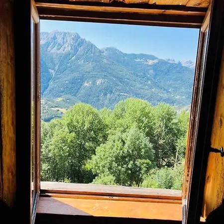 Beau Corps De Ferme De 400 M2 A Barcelonnette Méolans